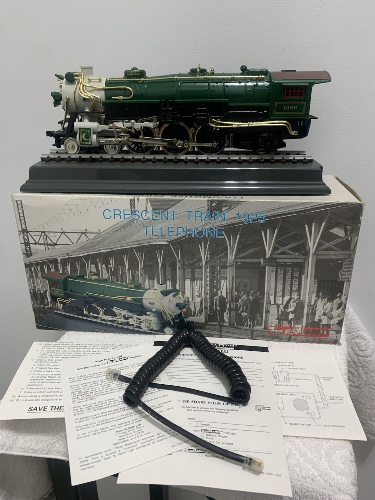 COLLECTOR\'S CRESCENT TRAIN 1925 LOCOMOTIVE ENGINE TELEPHONE DISPLAY ...