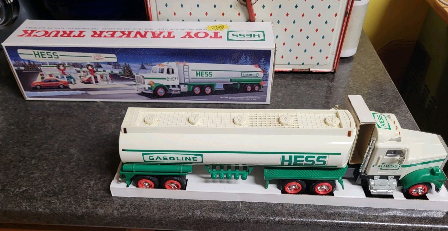 Vintage HESS Large 14" Fuel Oil Tanker In Box, MINT COND Christmas Theme 1987-90