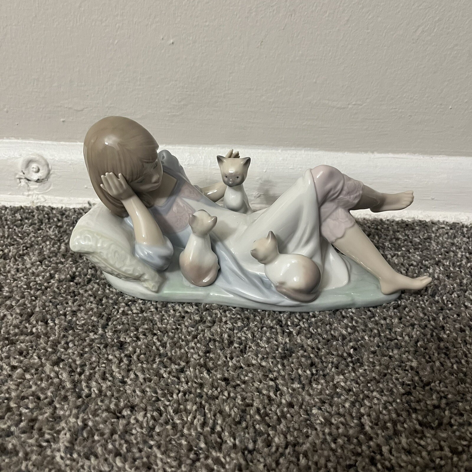 Lladro #5760 Interrupted Nap Girl With 3 Kittens 1990 Glazed Retired Mint Rare