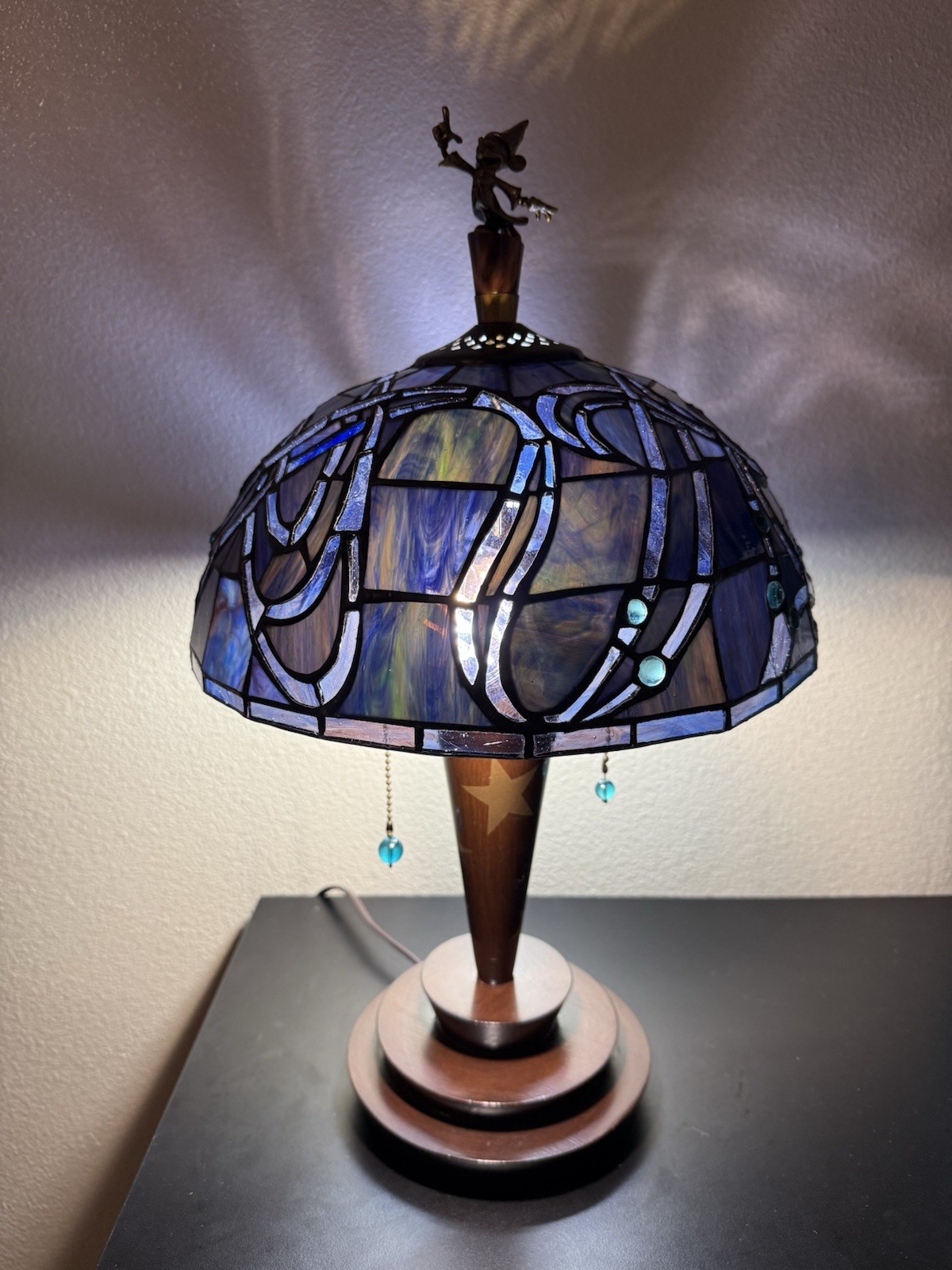 DISNEY LE MICKEY MOUSE 65TH THE SORCERER’S APPRECTICE STAINED GLASS LAMP RARE