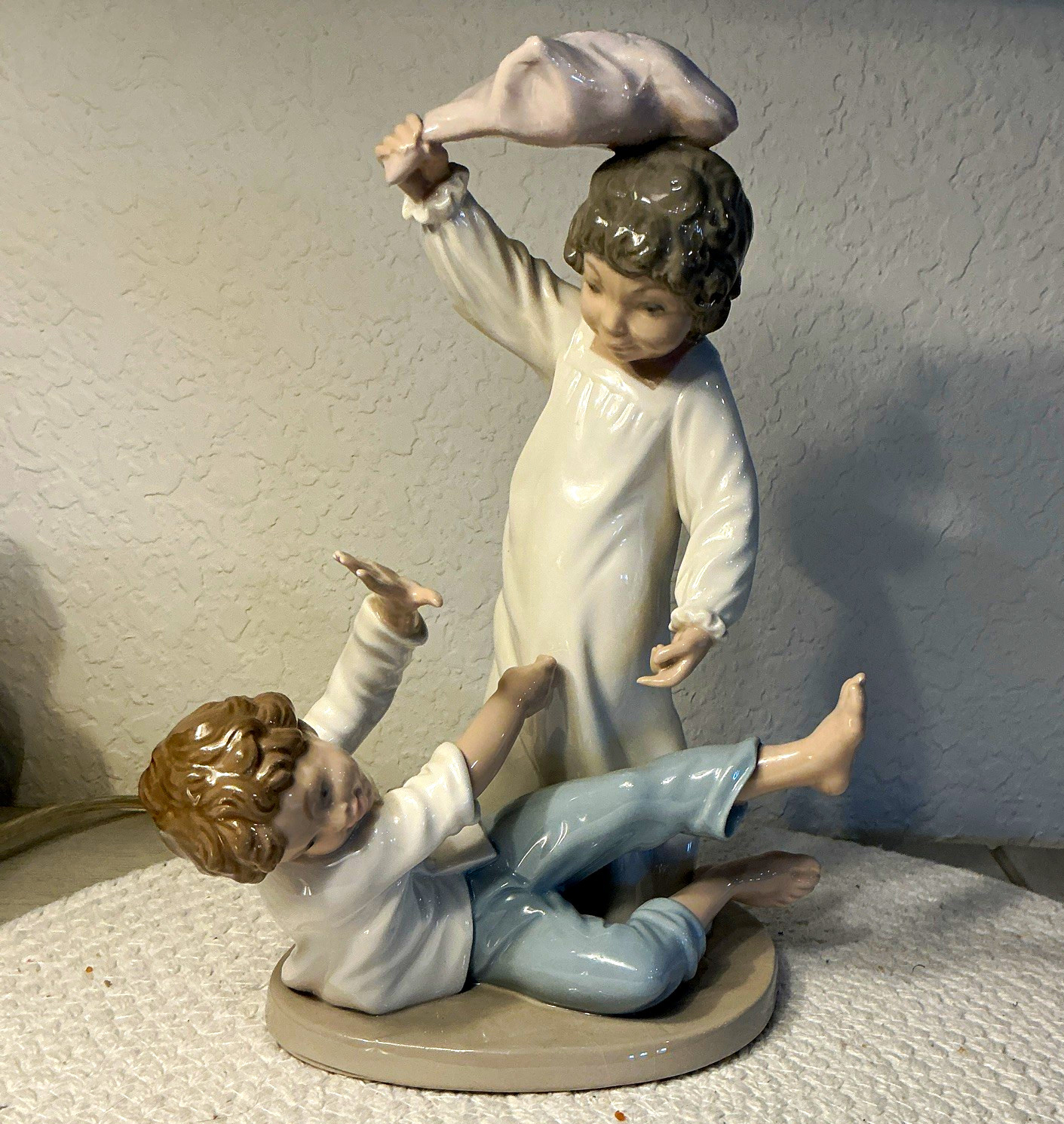 NAO by Lladró Porcelain Boys Pillow Fight Figurine Signed Debon 1970 #0281