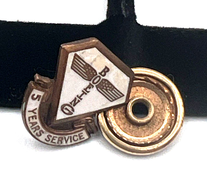 VINTAGE BOEING AIRCRAFT 5 YEAR EMPLOYEE SERVICE PIN WHITEHEAD & HOAG SCREWBACK