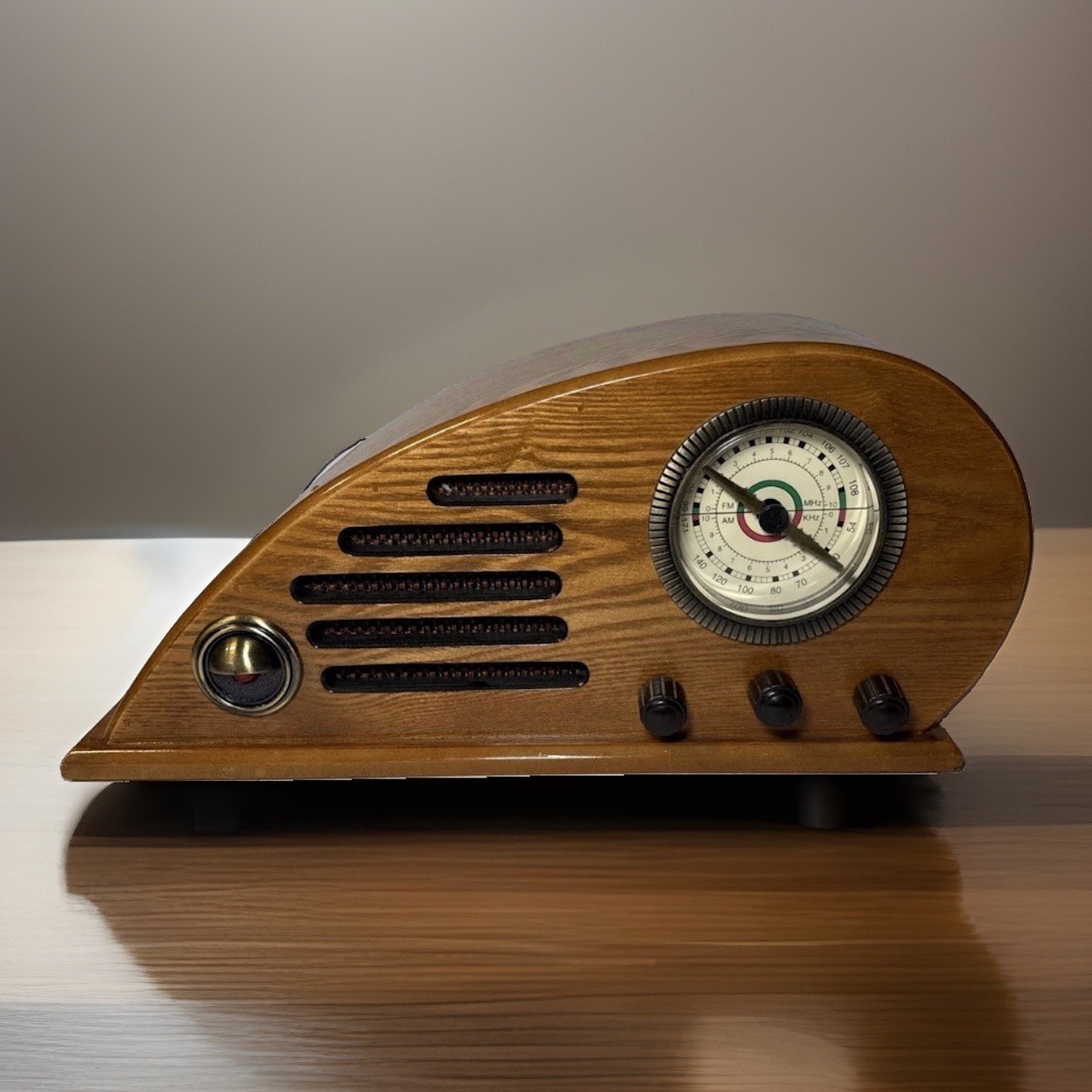 NOS Vintage Crosley CR39 Teardrop Collectors Edition AM FM Radio Art Deco Wood