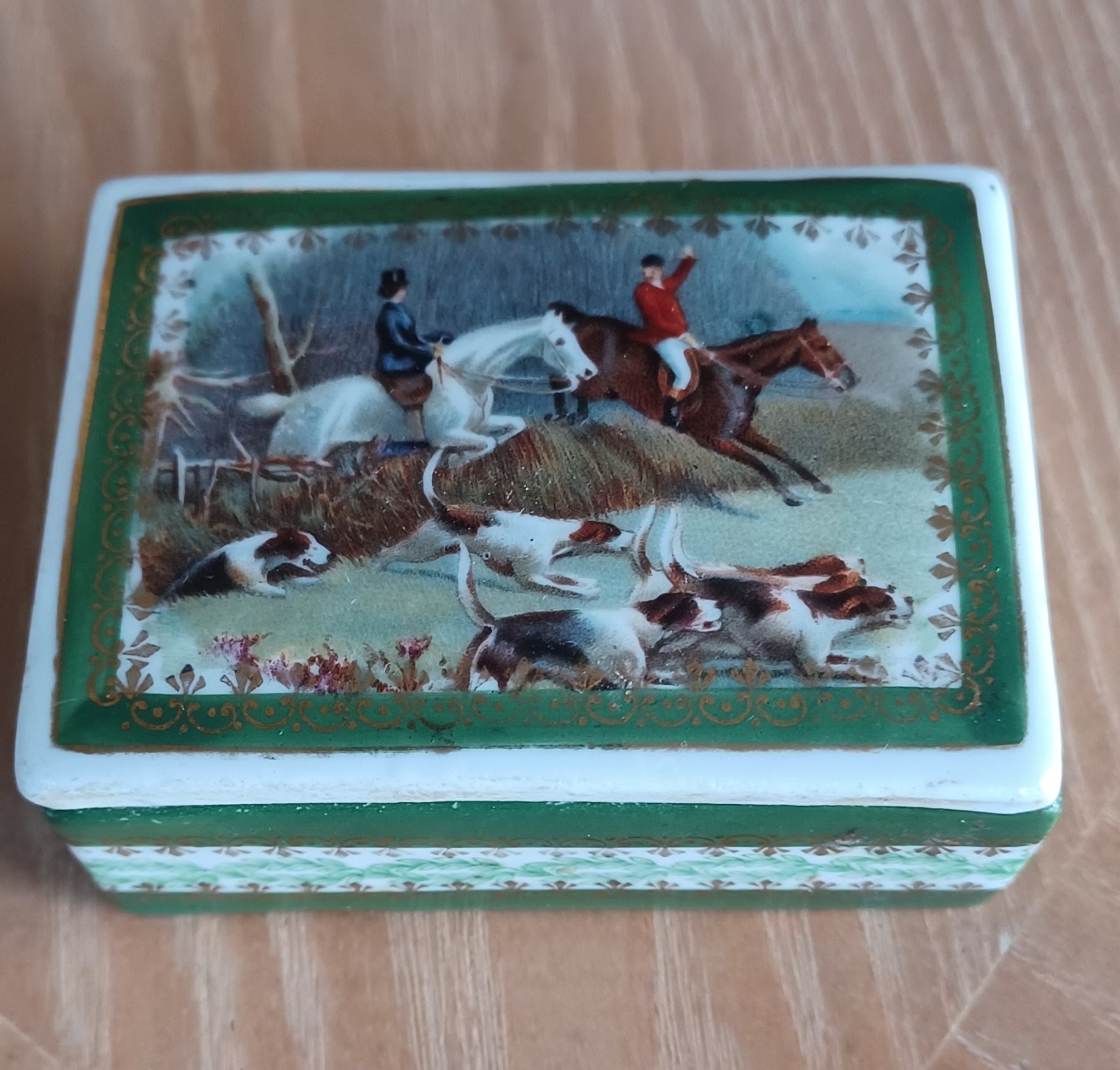 Antique 1910-12 Vienna Austria Hunting Exhibition Ceramic Trinket Box