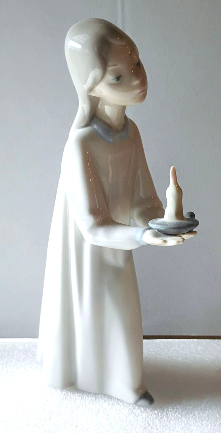 VINTAGE LLADRO ~ Girl With Candle Figurine #4868 Retired Glossy