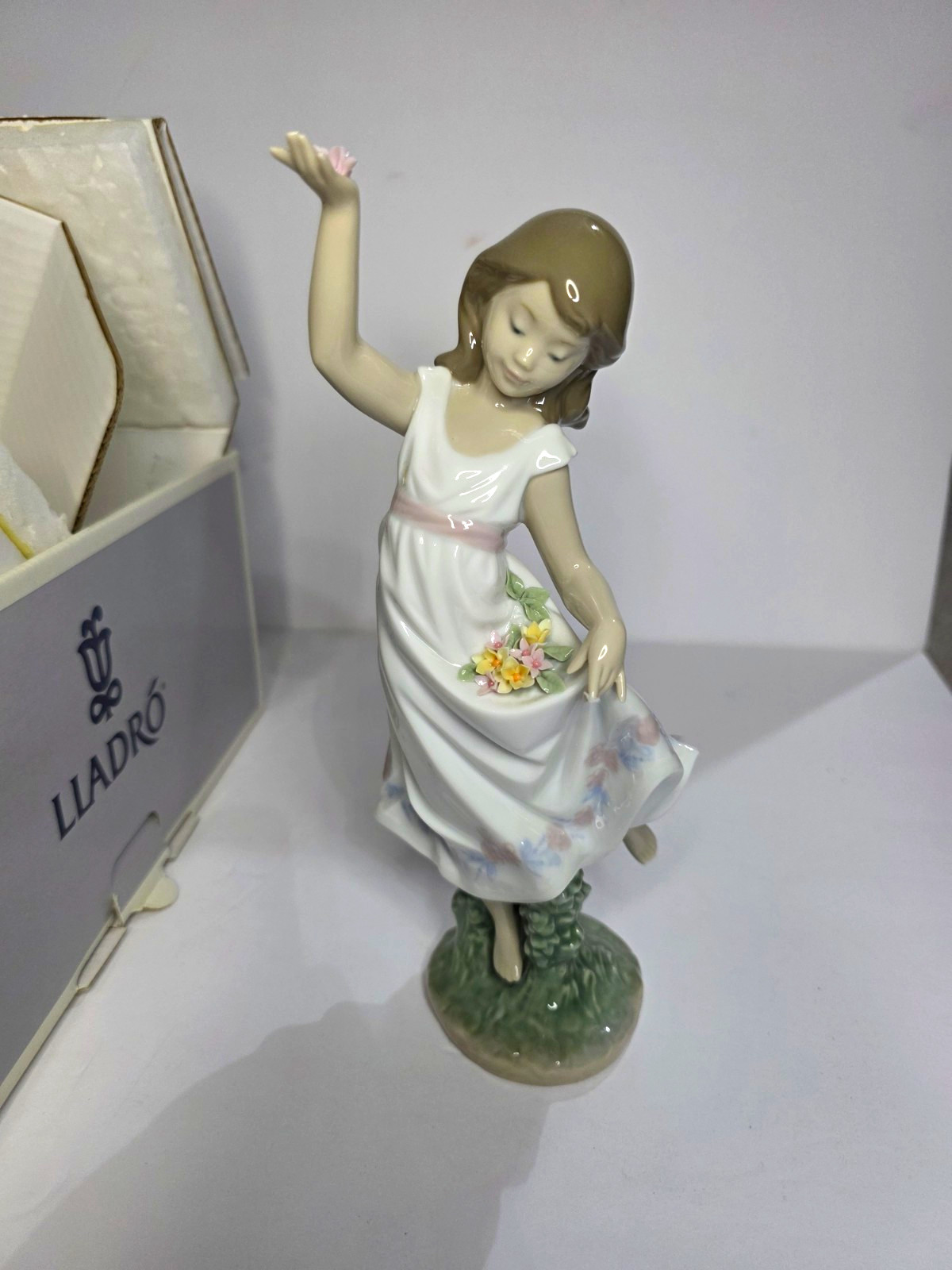 Lladró Event Retired Figurine Garden Dance Girl Porcelain 06580 1998 w/ Box