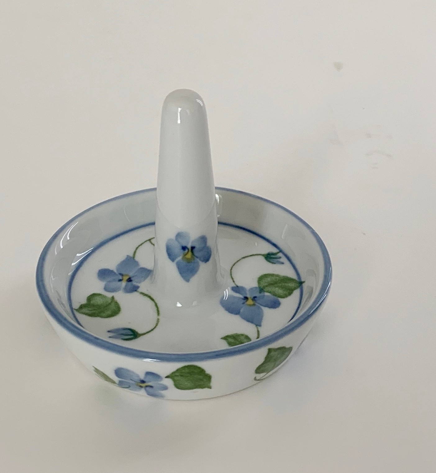 Vintage Porcelain Blue Violet Flower & Green Leaf Ring Holder Trinket Jewelry