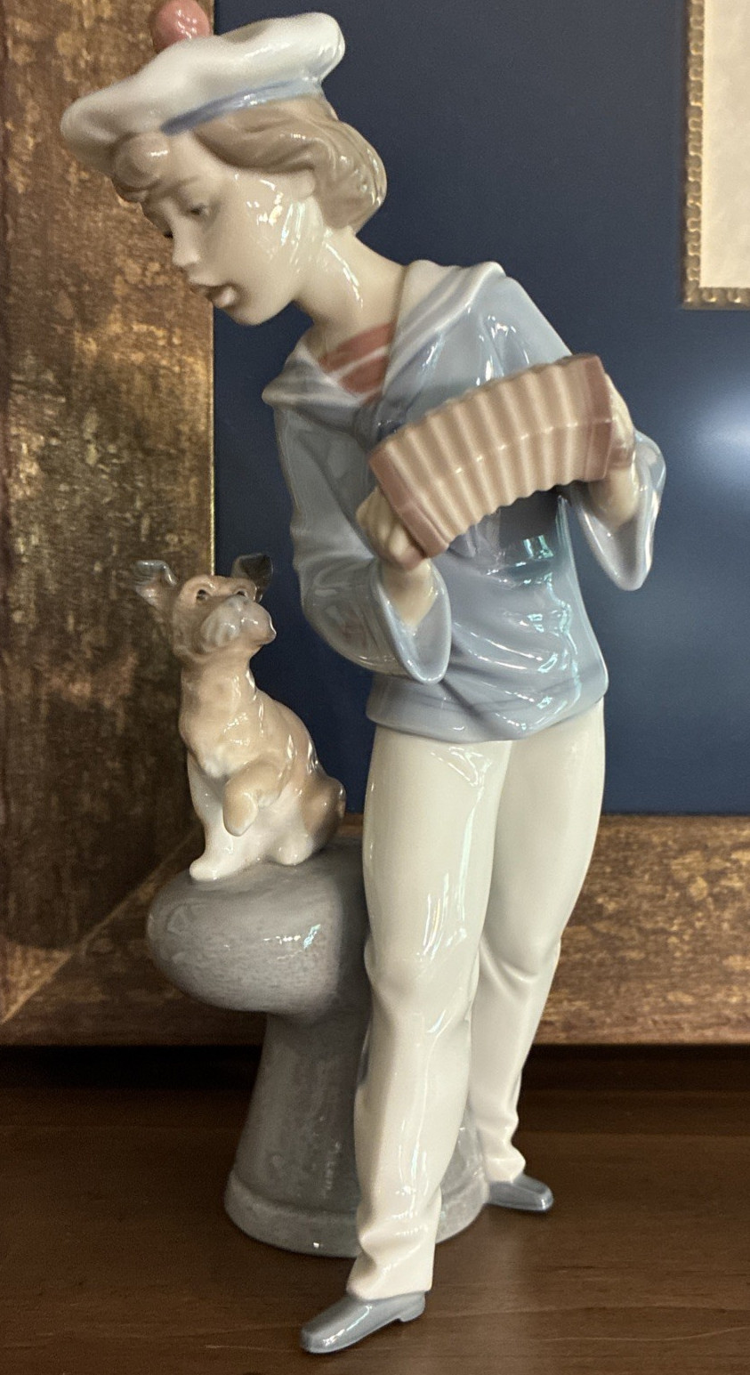 LLADRO "SEASIDE SERENADE" 8.75” TALL PORCELAIN FIGURINE #6197 RETIRED 1998 MINT