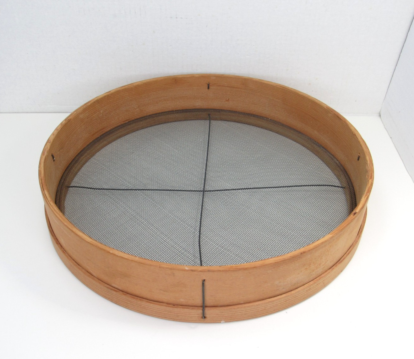 RARE Vtg Bentwood FLOUR GRAIN SIEVE SIFTER Wood Metal Wire Mesh 14" Primitive