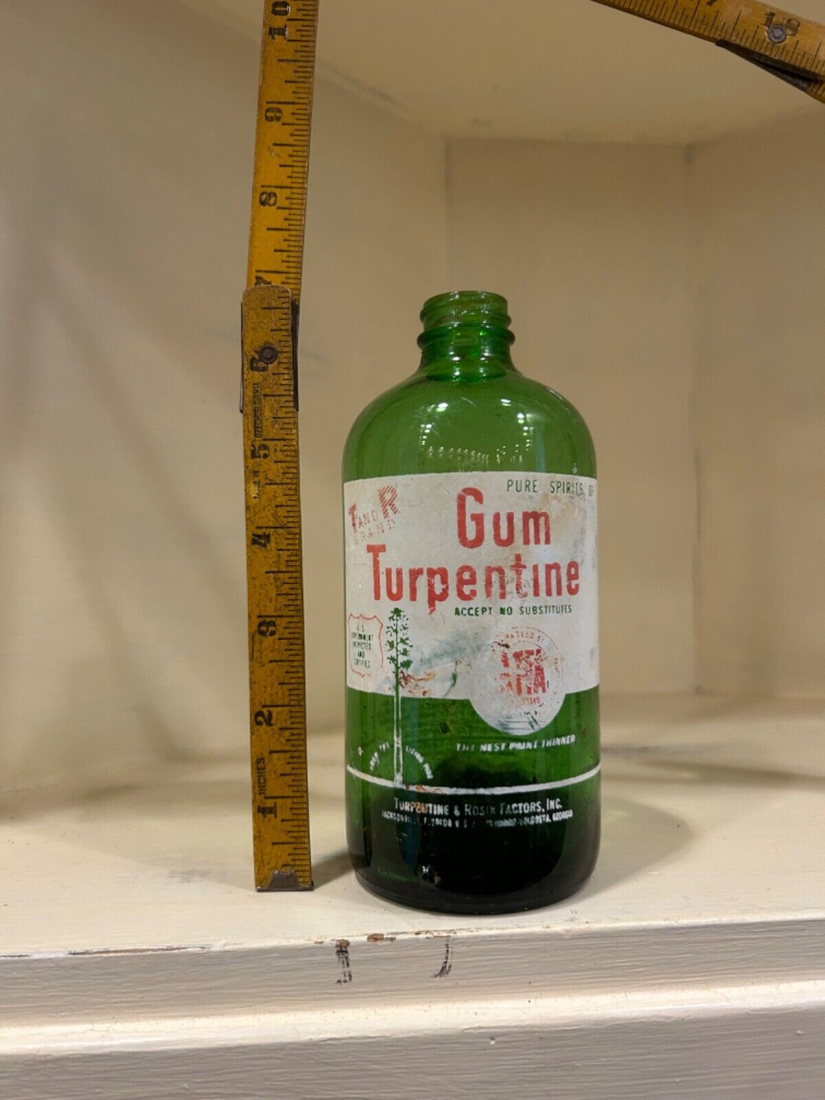 T and R brand 1939 Gum Turpentine Green glass bottle