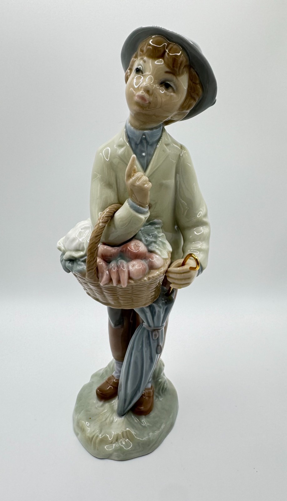 Lladro Little Gardener Boy fruit Basket Umbrella #4726