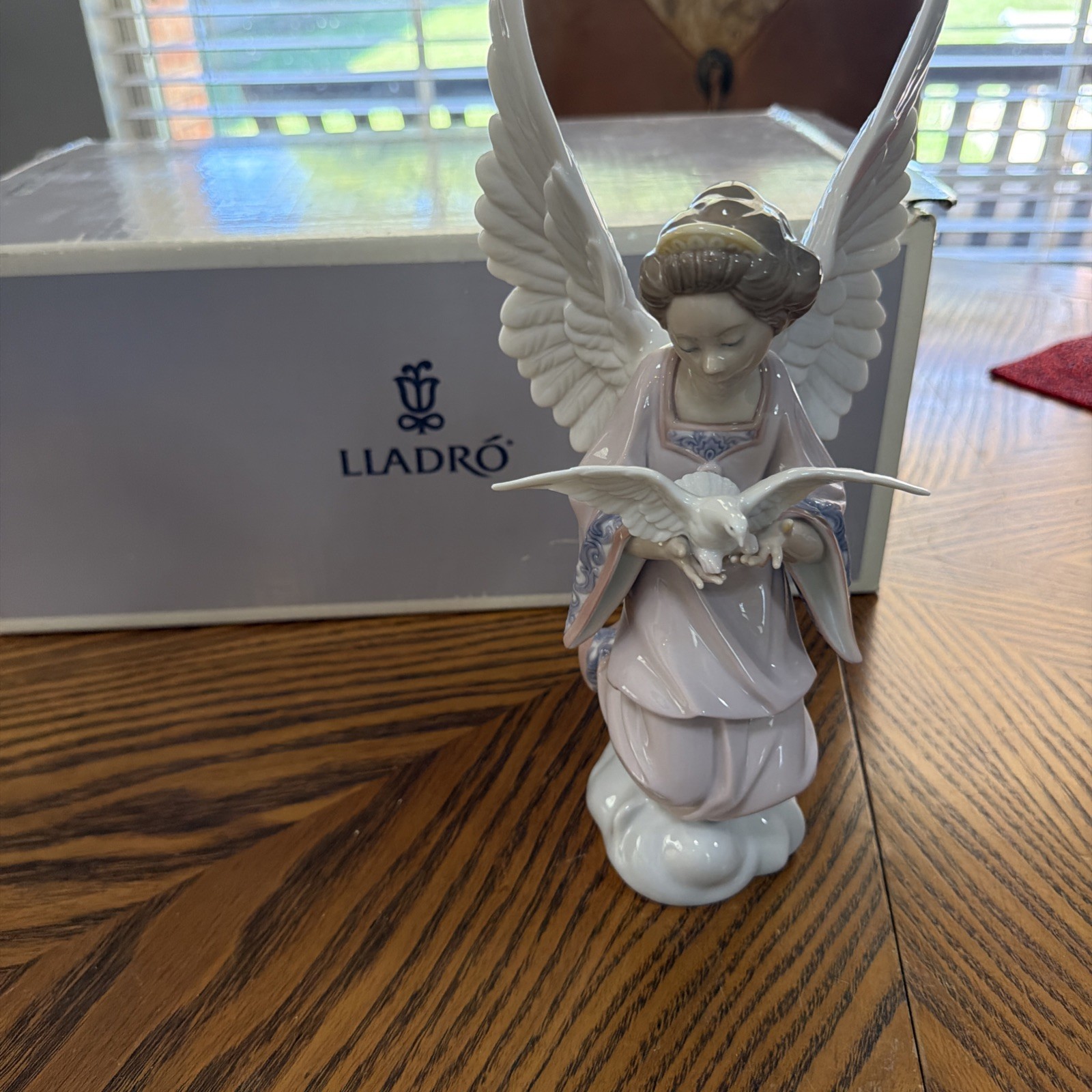 Lladro 6131 Angel of Peace | Original Box | White Colored Wings and Dove