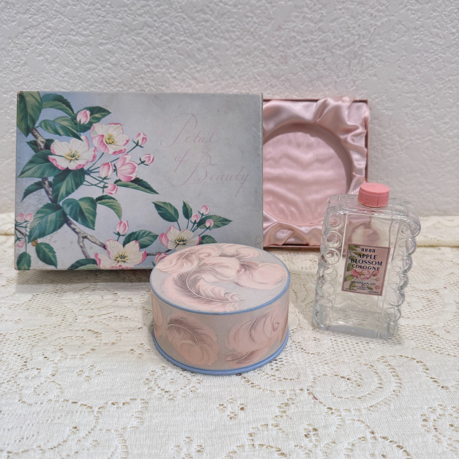 Rare HTF Vintage 1940s Avon Petal of Beauty Set Apple Blossom Cologne & Powder