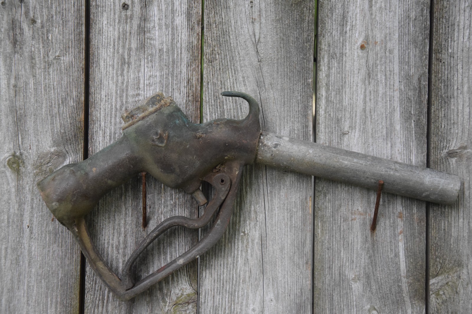 BRASS HANDLE GAS PUMP TRIGGER WORKS VINTAGE 1920s 1930's GASOLINE STATION FARM