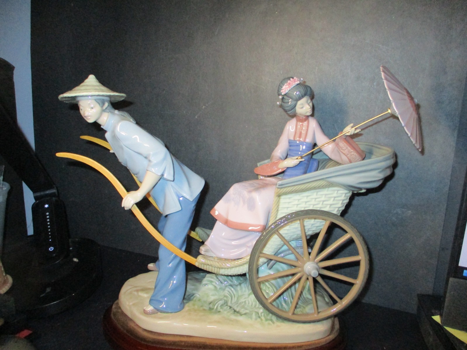 LLADRO PORCELAIN STATUE A RICKSHAW RIDE #1383 with box Made in Spain D131A PA LLADRO PORCELAIN STATUE A RICKSHAW RIDE #1383 with box Made in Spain D131A PA