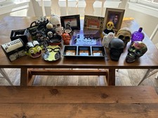 LOT of HALLOWEEN Decorations Lot Of 25 - 🚚💨 cSHIPS FAST picture