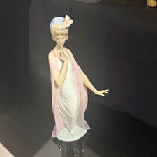 Porcelain LLADRO COLLECTION  NO box Woman Figurine White Dress Pink picture