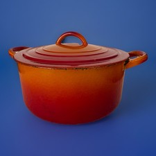 VINTAGE LE CREUSET #B CAST IRON/ENAMEL DUTCH OVEN/LID 2 1/2 QT-Flame Orange-USED picture